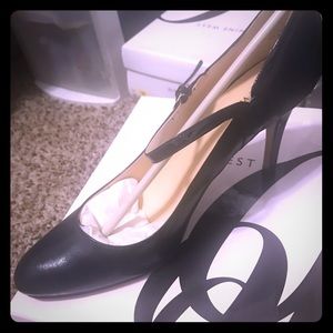 Navy blue Nine West pump